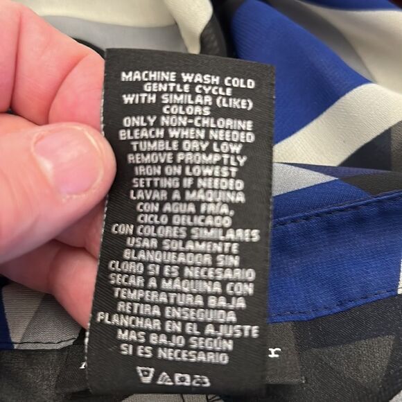 3/$30 Metaphor black blue sheer patterned cap sleeve blouse Size S - Picture 8 of 8